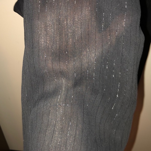 Stunning beach cover up - Picture 3 of 3